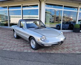 Alfa Romeo Spider 2.0 Veloce 2